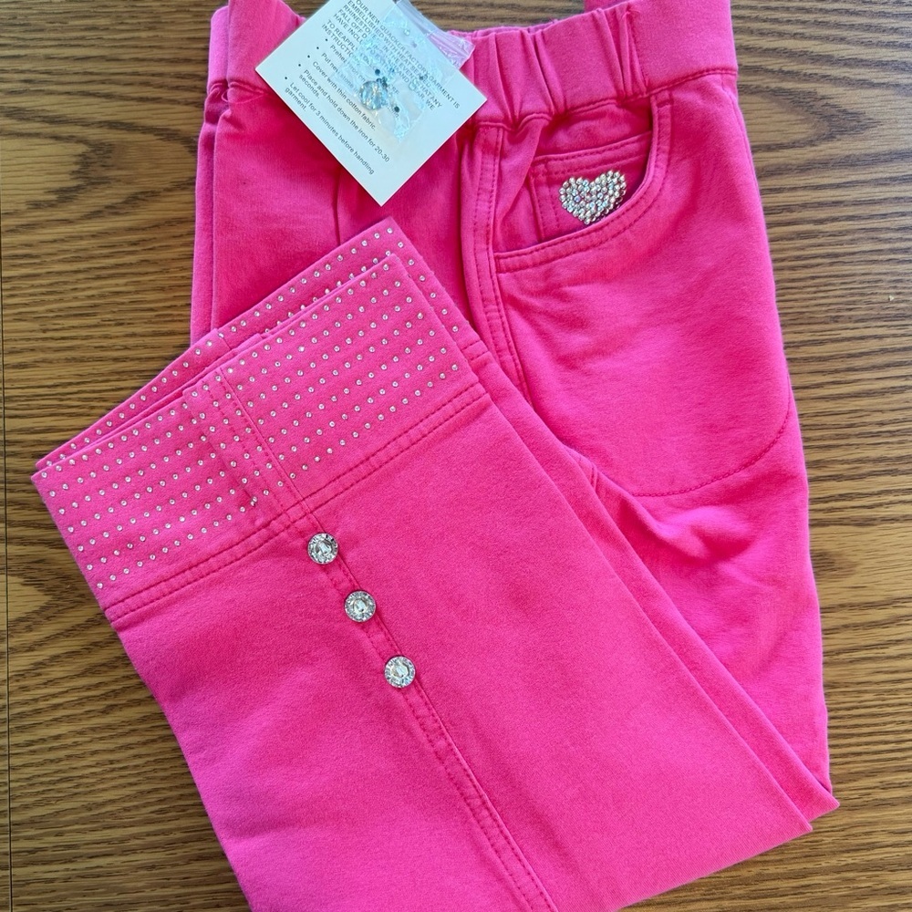 NWT Quacker Factory Dream Jeans Pink Capri with Bling Embellishments Detail